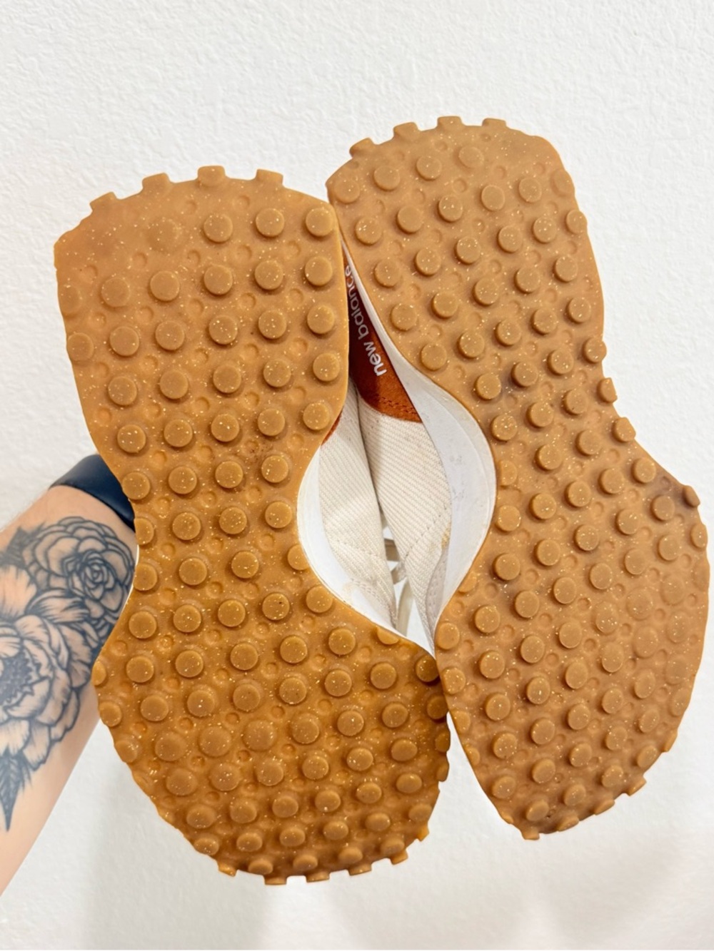 New Balance 327 Sneakers Sea Salt with Rust Oxide Women’s Size 7.5 - Picture 8 of 10